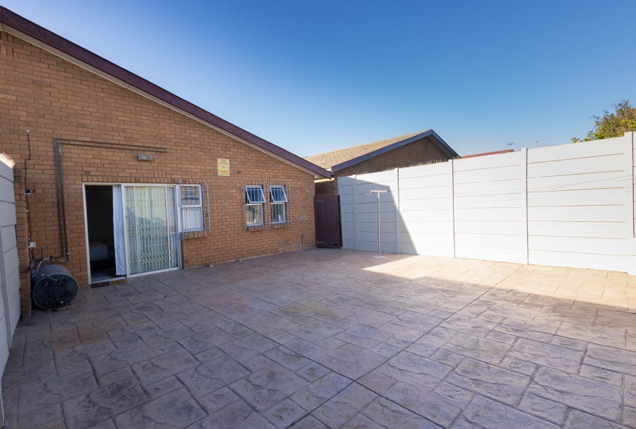 3 Bedroom Property for Sale in Table View Western Cape